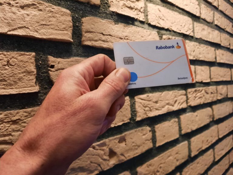 Straf voor jongen die als 13-jarige bankhelpdeskfraude en sieradendiefstal pleegde in Heythuysen
