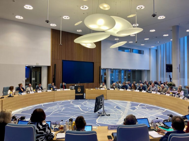 ‘Vernieuwende’ Weerter bestuursperiode begint vol verwijten over achterkamertjes en onbeantwoorde vragen