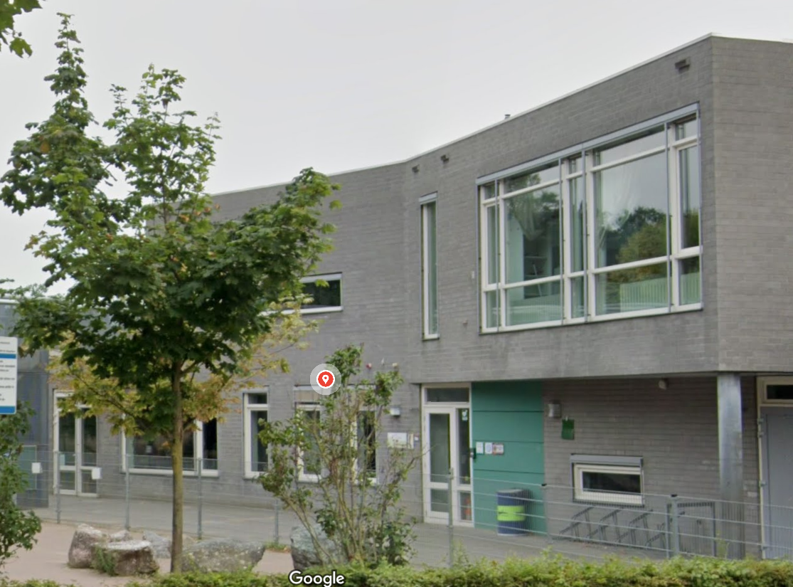 Straat Herten afgesloten tijdens ‘haal-en brengspitsuur’ basisschool
