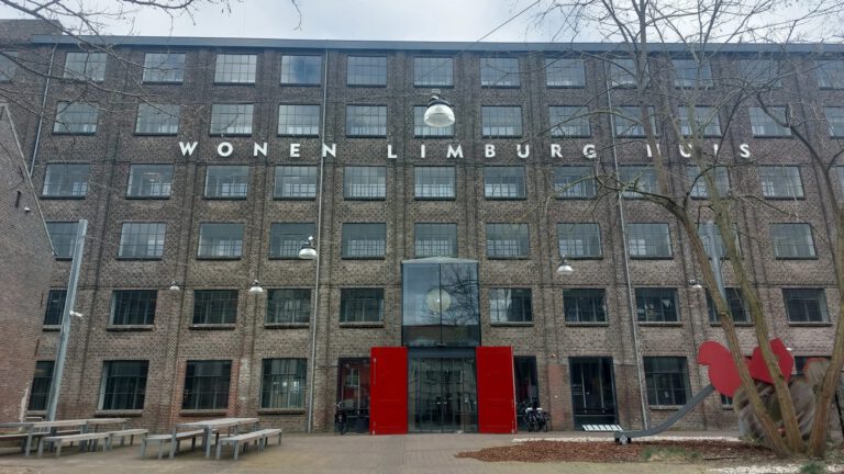 Limburgse erepenning voor vertrekkend directeur Ger Peeters van Wonen Limburg