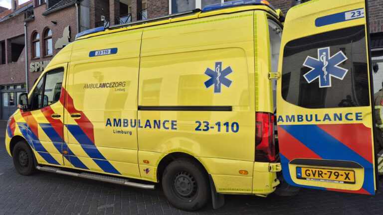 Man uit Roggel (37) overleden na frontale botsing met vrachtwagen in Beegden