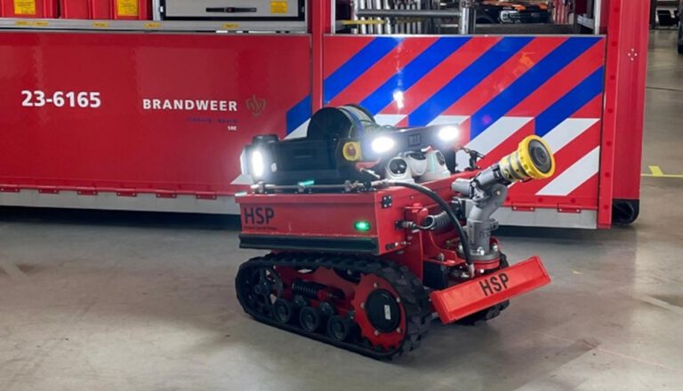 Brandweer Roermond schiet Duitse collega’s te hulp bij grote brand over de grens