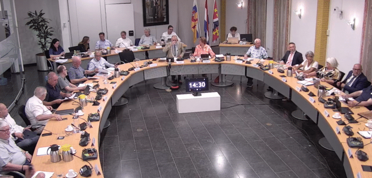 Oppositie zet vraagtekens bij besluit gouverneur om zieke burgemeester niet te vervangen