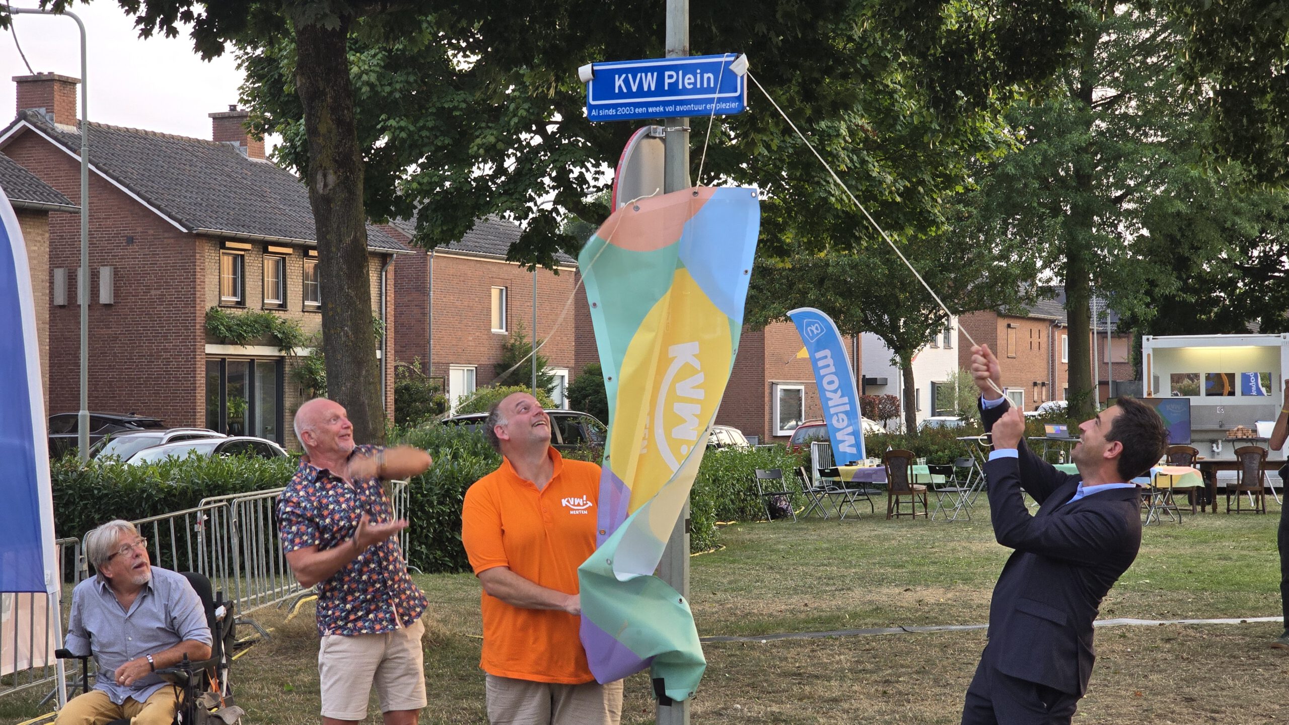 ‘Grootste’ kindervakantiewerk van Nederland geëerd met eigen ‘KVW Plein’-bord