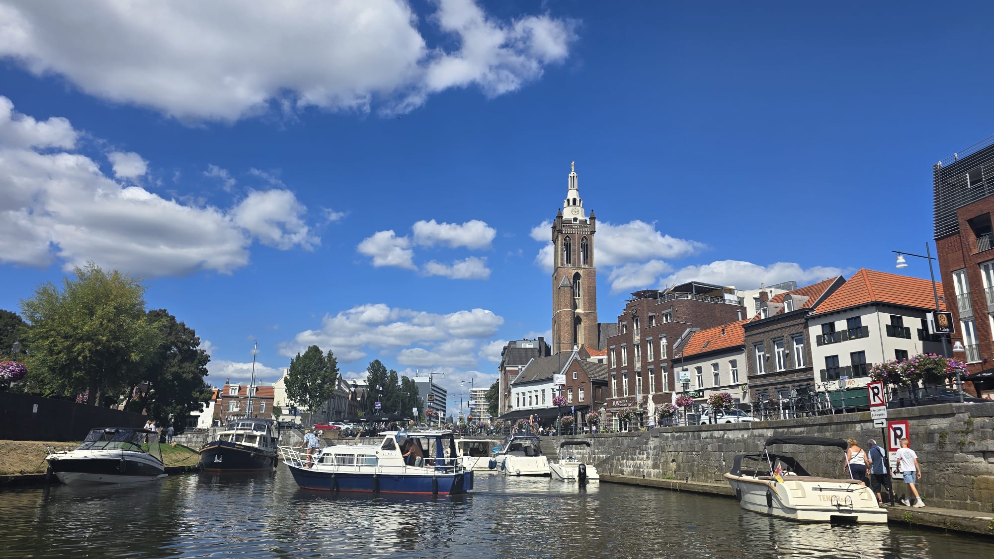 Weekendagenda: Dweijelaovend en jaarmarkt in Roermond, wijnfeest en jubilerend sjöttersfeest