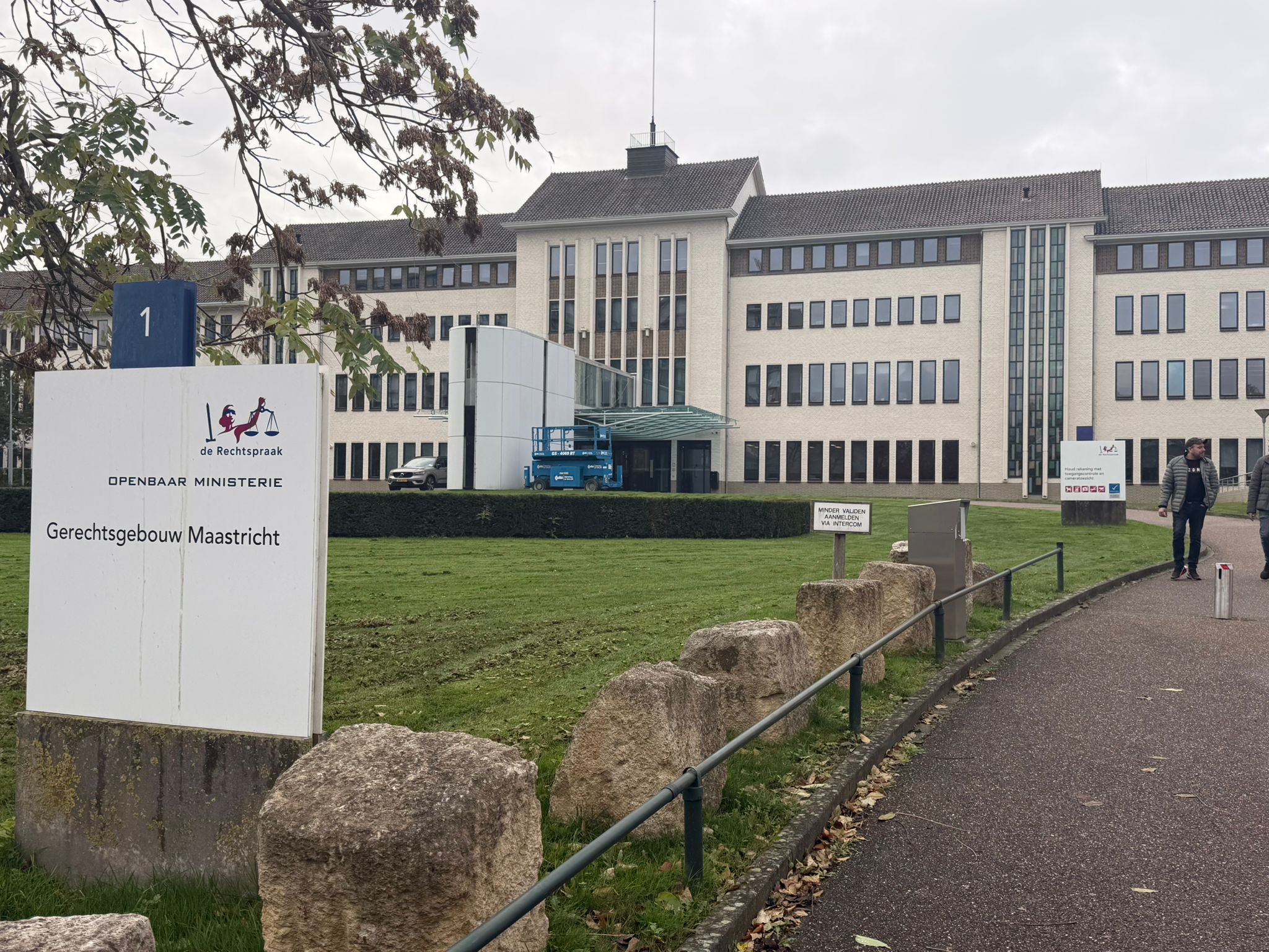 Eis 3,5 jaar tegen trainer uit Ospel die wordt verdacht van heimelijk filmen minderjarige voetbalste