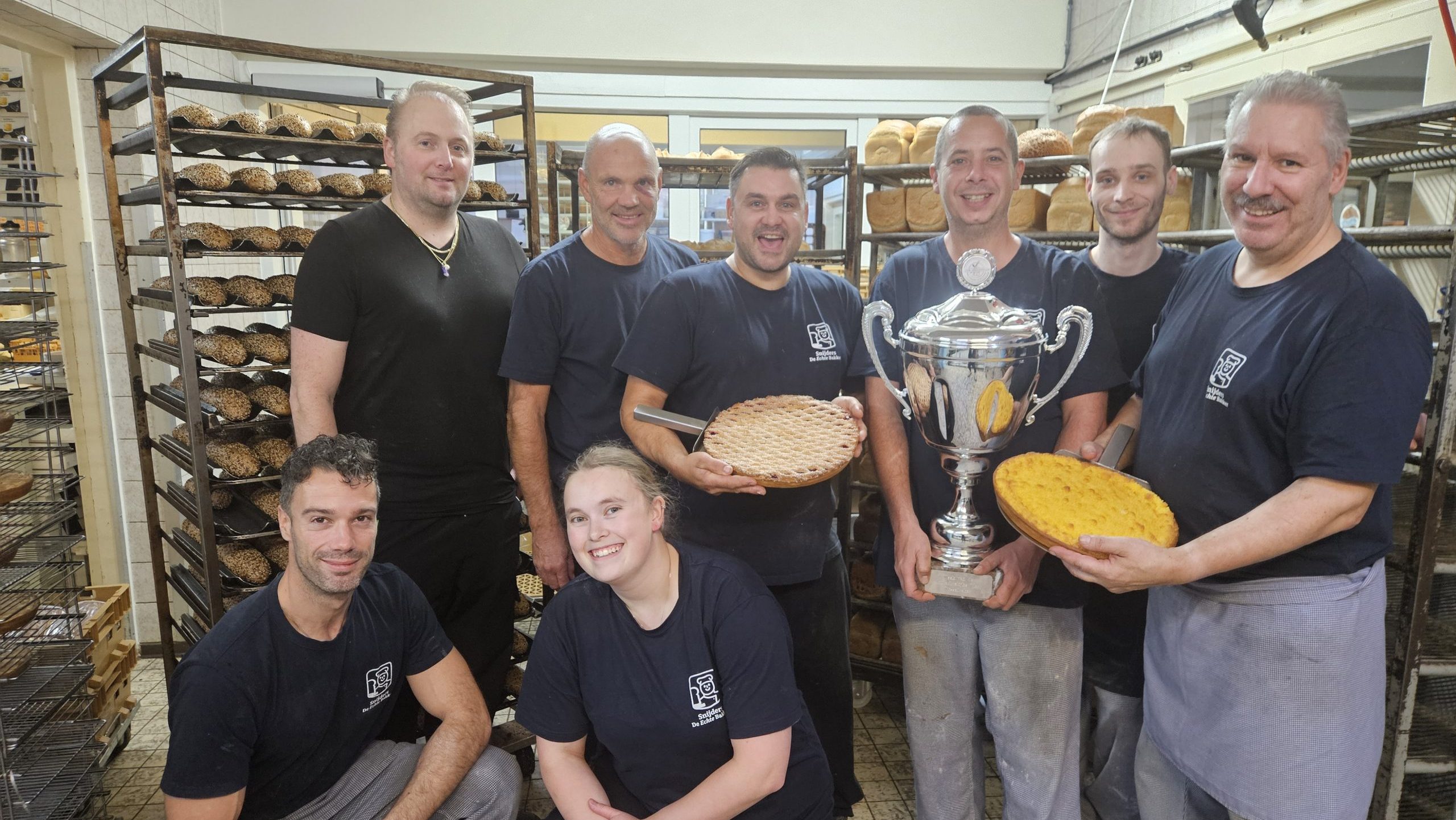 Video: Vier keer al won de bakkerij uit Stramproy titel beste vlaaienbakker: wat is hun geheim?