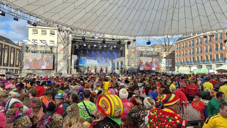 Gemengde reacties op contactloos betalen op 11devande11de, SKK kijkt wel terug op geslaagde editie