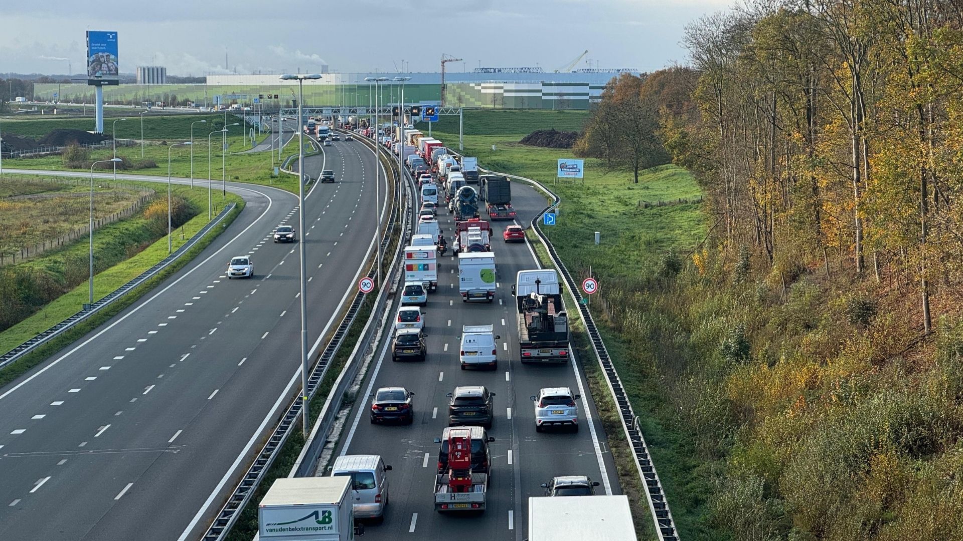 A2 in zuidelijke richting volledig afgesloten, chaotische avondspits verwacht