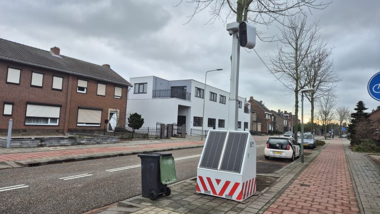 Flitspaal in Roermond verplaatst van Oranjelaan naar nieuwe locatie