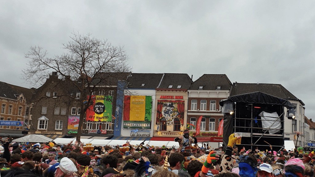 Horeca na spoedberaad 11devande11de alsnog overstag, ook witte rook voor kanonschoten