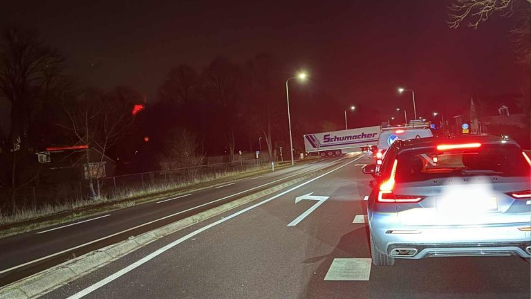 Rijkswaterstaat: ‘Naleving bij afgesloten brug Roosteren moet beter’