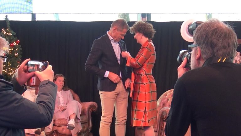 Horecaman Wim Cox, ‘pionier van Designer Outlet’, mag zich voortaan Ridder noemen