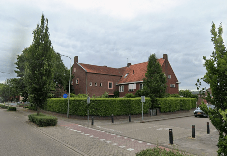 Gemeente verkoopt voormalig schoolgebouw aan Houtstraat in Echt voor woningbouw