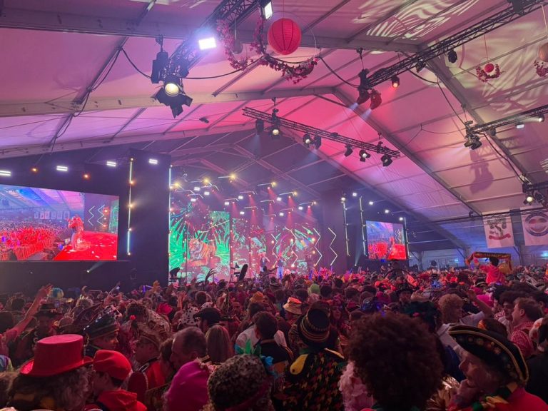 Video’s: Midden-Limburgse artiesten doen een gooi naar de overwinning op het 50e LVK in Landgraaf