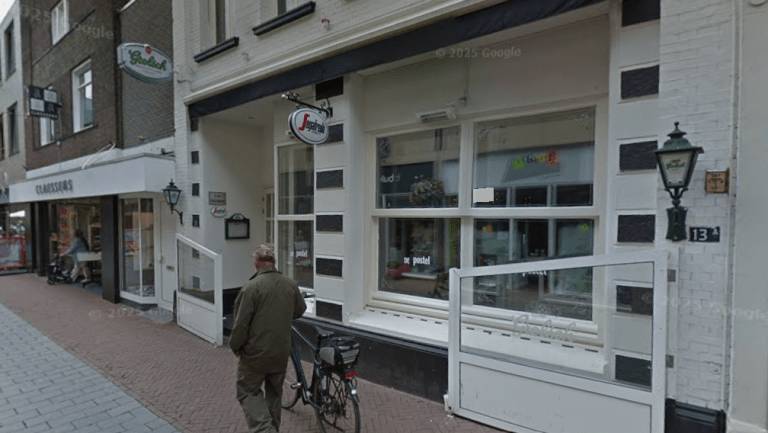 Rogstaekers Weert opent eigen vastelaovescafé: ‘Elke euro gaat naar de jeugdvastelaovend’