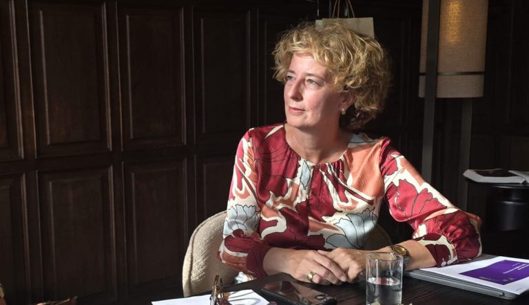 Burgemeester Roermond nodigt boze reageerders uit: ‘Wil deze mensen niet meer negeren’