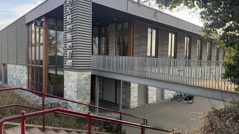 Hertenaren en burgemeester bespreken ontuchtzaak: ‘Laat ze spelen, maar kijk mee’