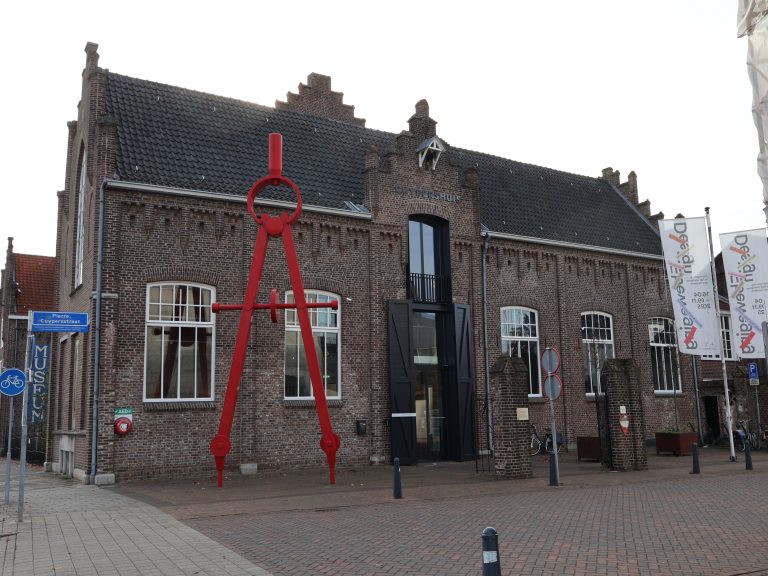 Van begrafenis Pierre Cuypers tot watersnood: ook Midden-Limburg in online tv-archief