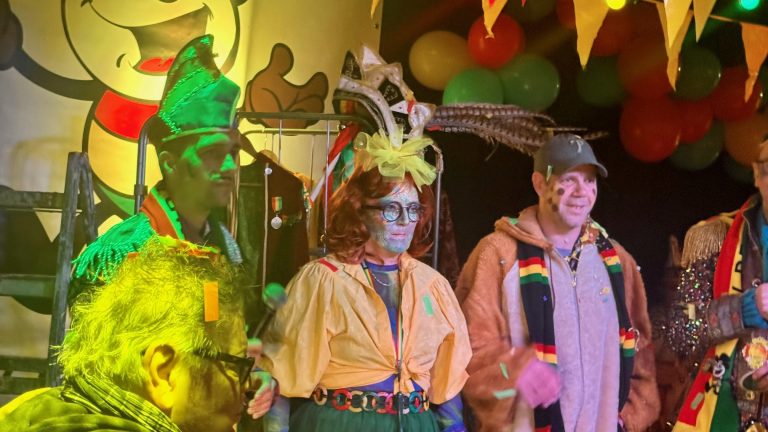 ▶️ Prins en prinses voor 1 uur en 11 minuten