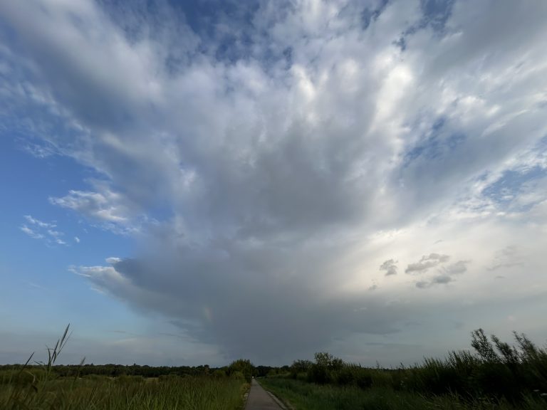 Koudere en wisselvallige tweede helft van de week in aantocht