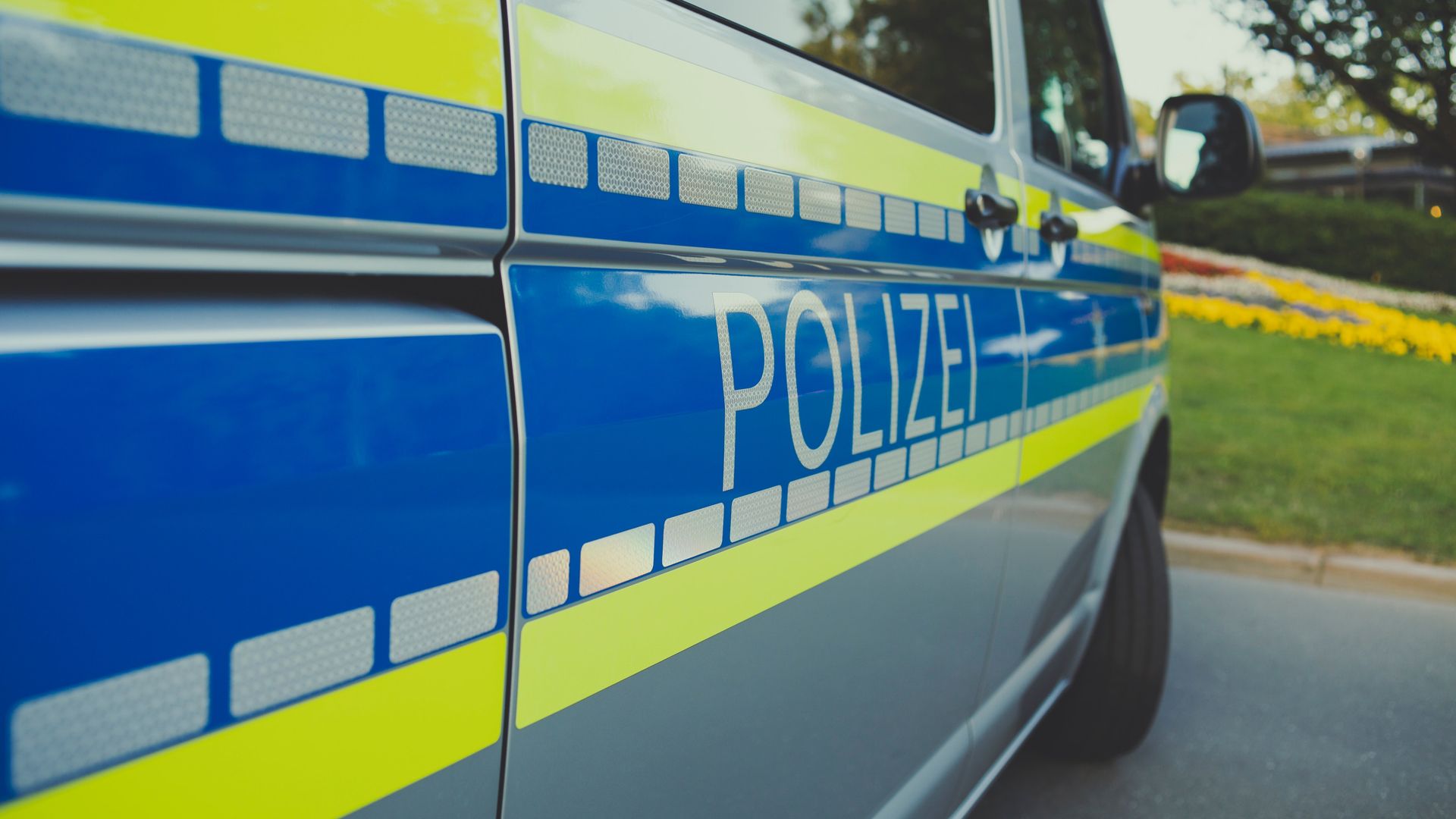 Swalmenaar rijdt in Duitsland onder invloed greppel in