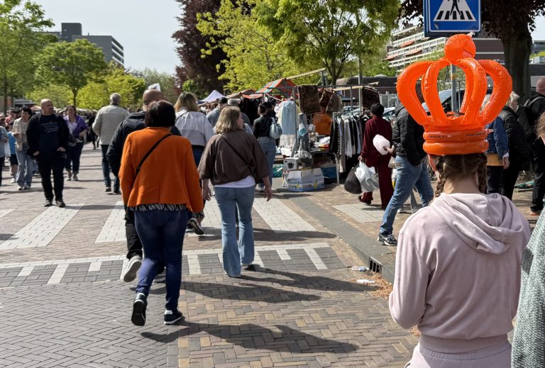 Grote drukte en veel gezelligheid op braderie Donderberg in Roermond