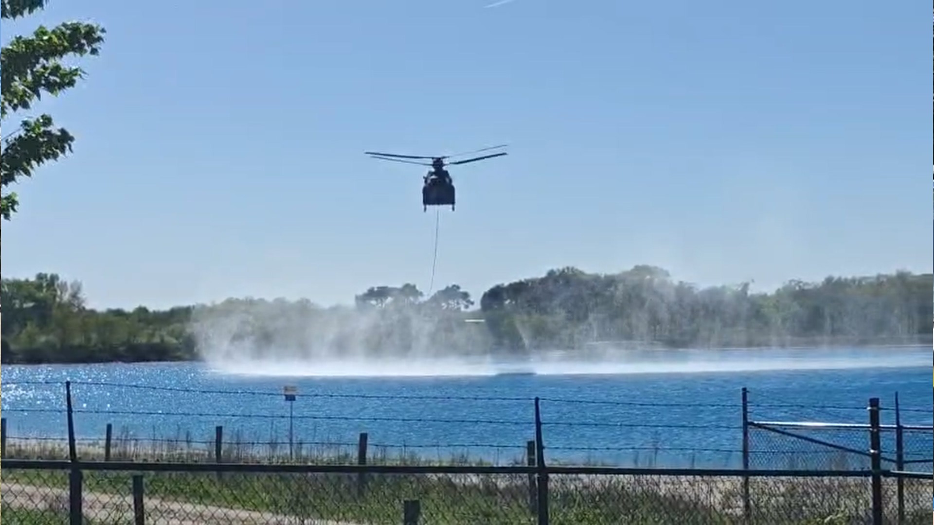 ▶️ Grote natuurbrand Weert: chinooks helpen blussen, ook Belgische brandweer in actie
