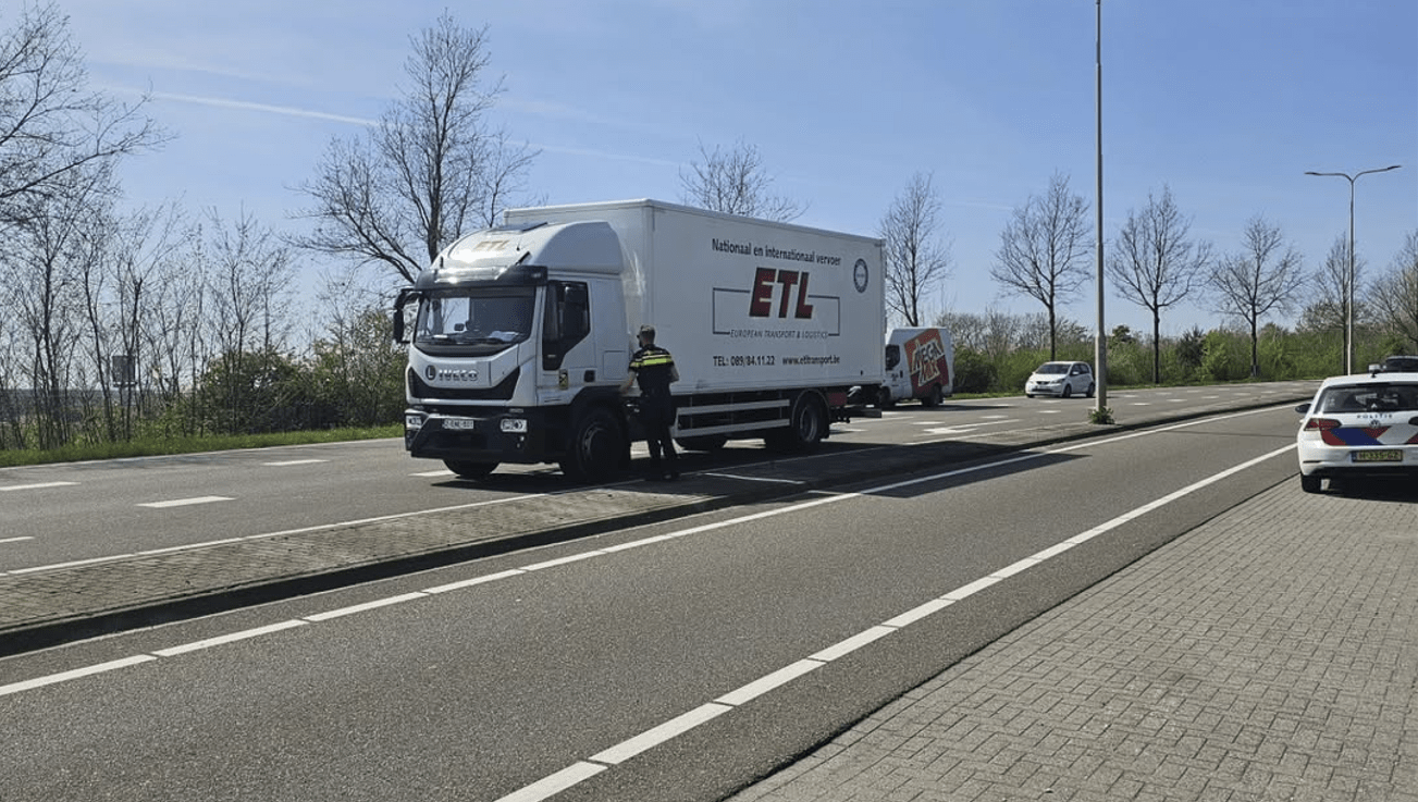 Twintig bekeuringen bij controle aan afgesloten brug Roosteren