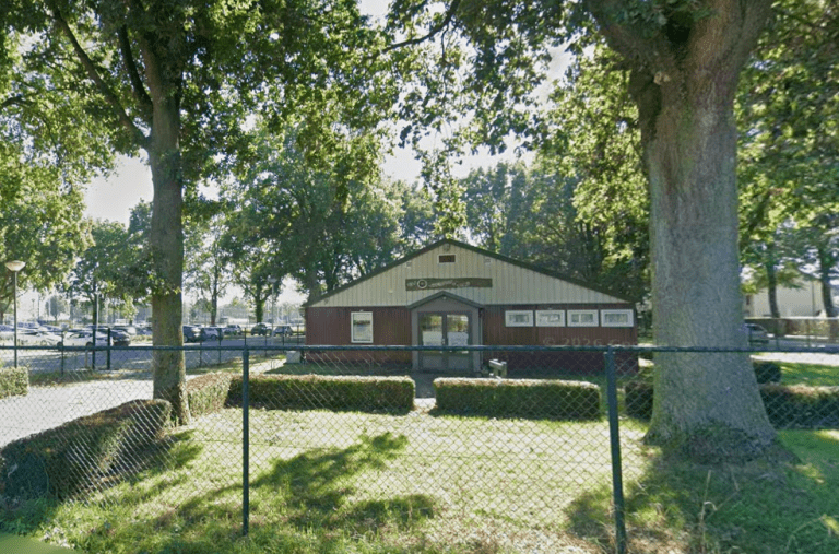 Kosten sportgebouw in Neer lopen fors op