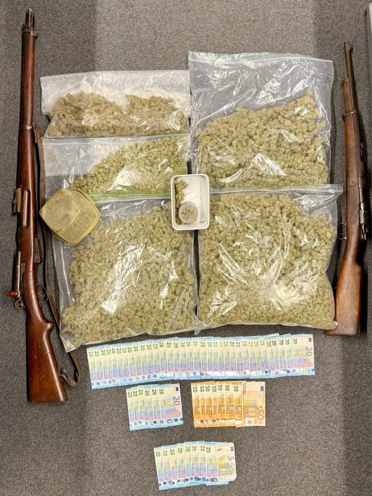 Politie houdt verdachten aan na vondst drugs en wapens in Herten