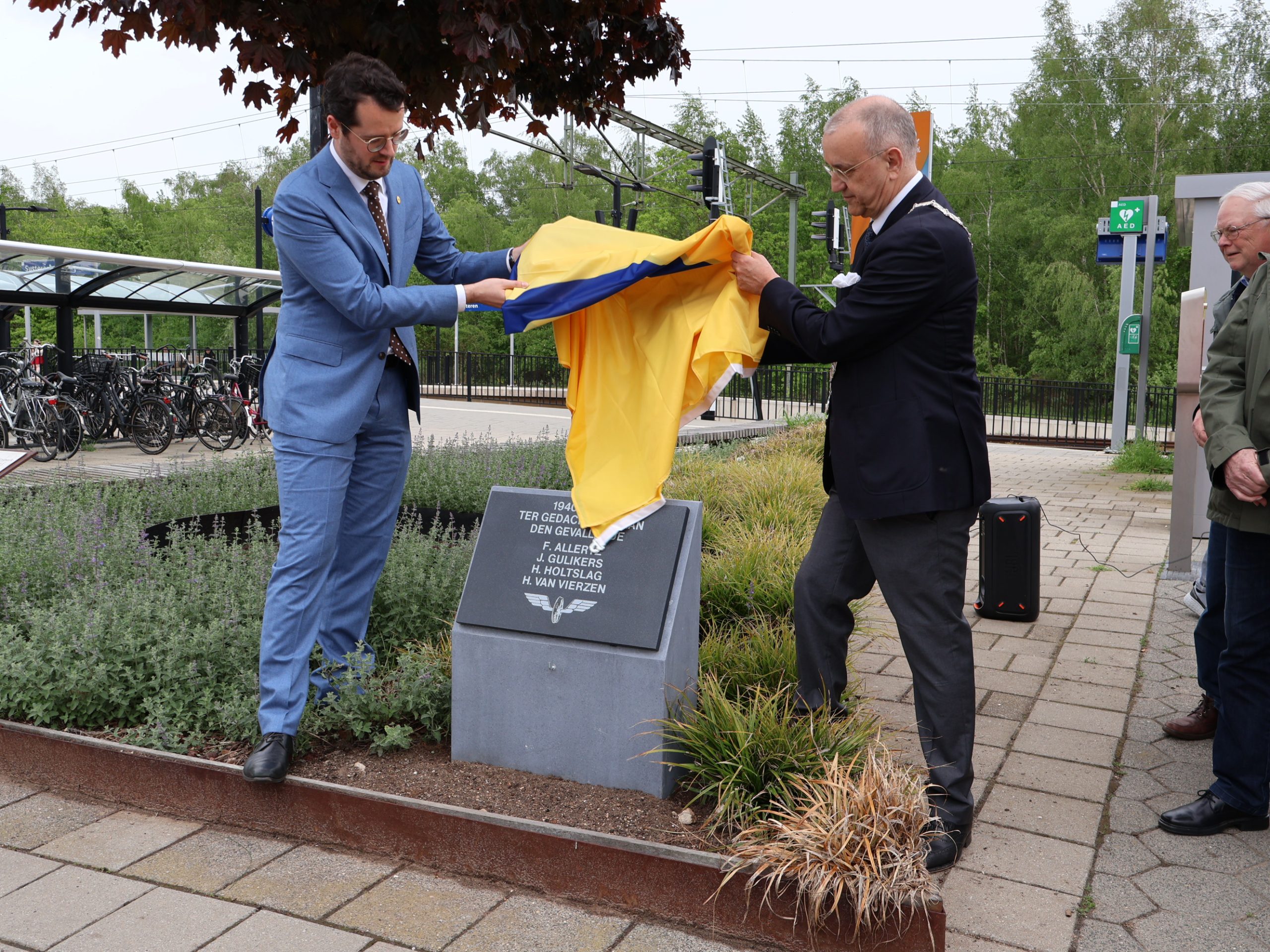 Onthulling oorlogsplaquette Susteren met reflectie op het verleden