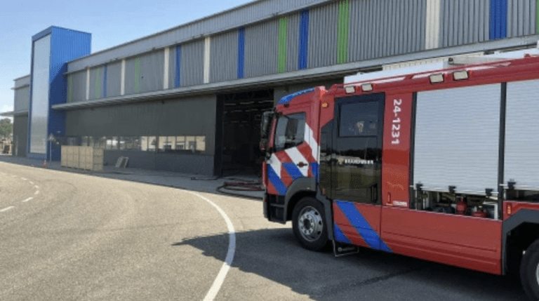 VDL Nedcar korte tijd ontruimd door brand
