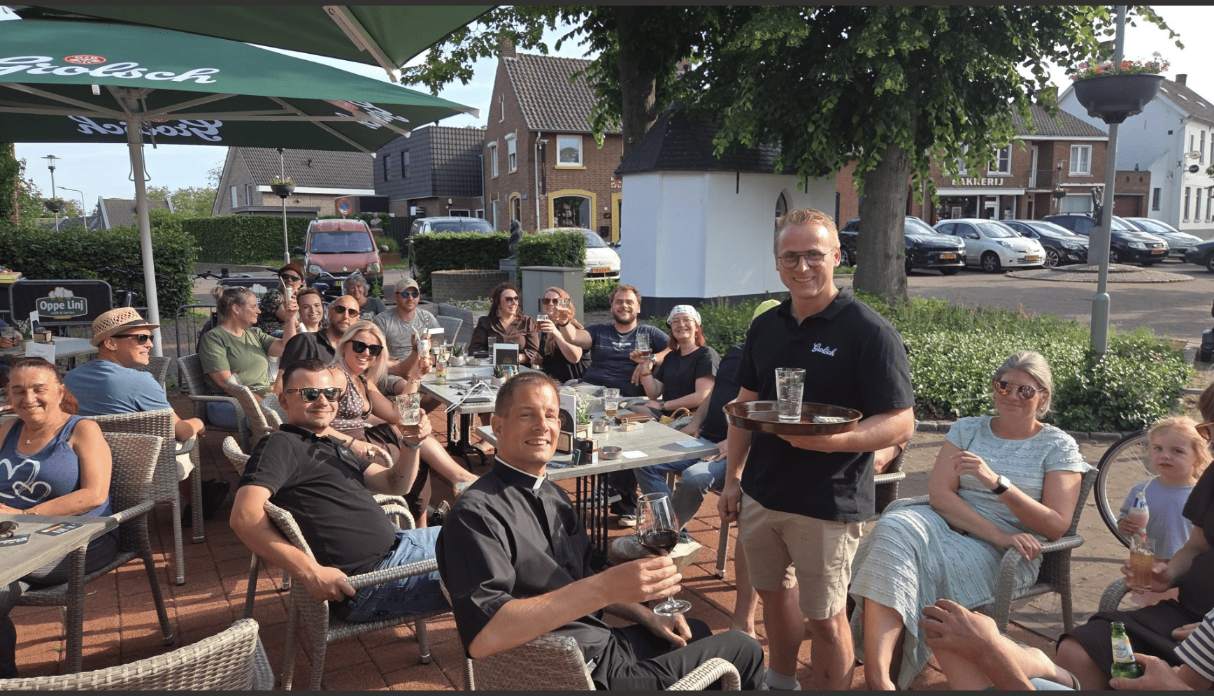 Oppe Linj, het enige café van Heel, weer open