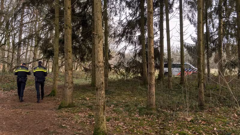 Onderzoek naar stroperij: politie ontdekt illegale wapens en vangmiddelen in Leudal