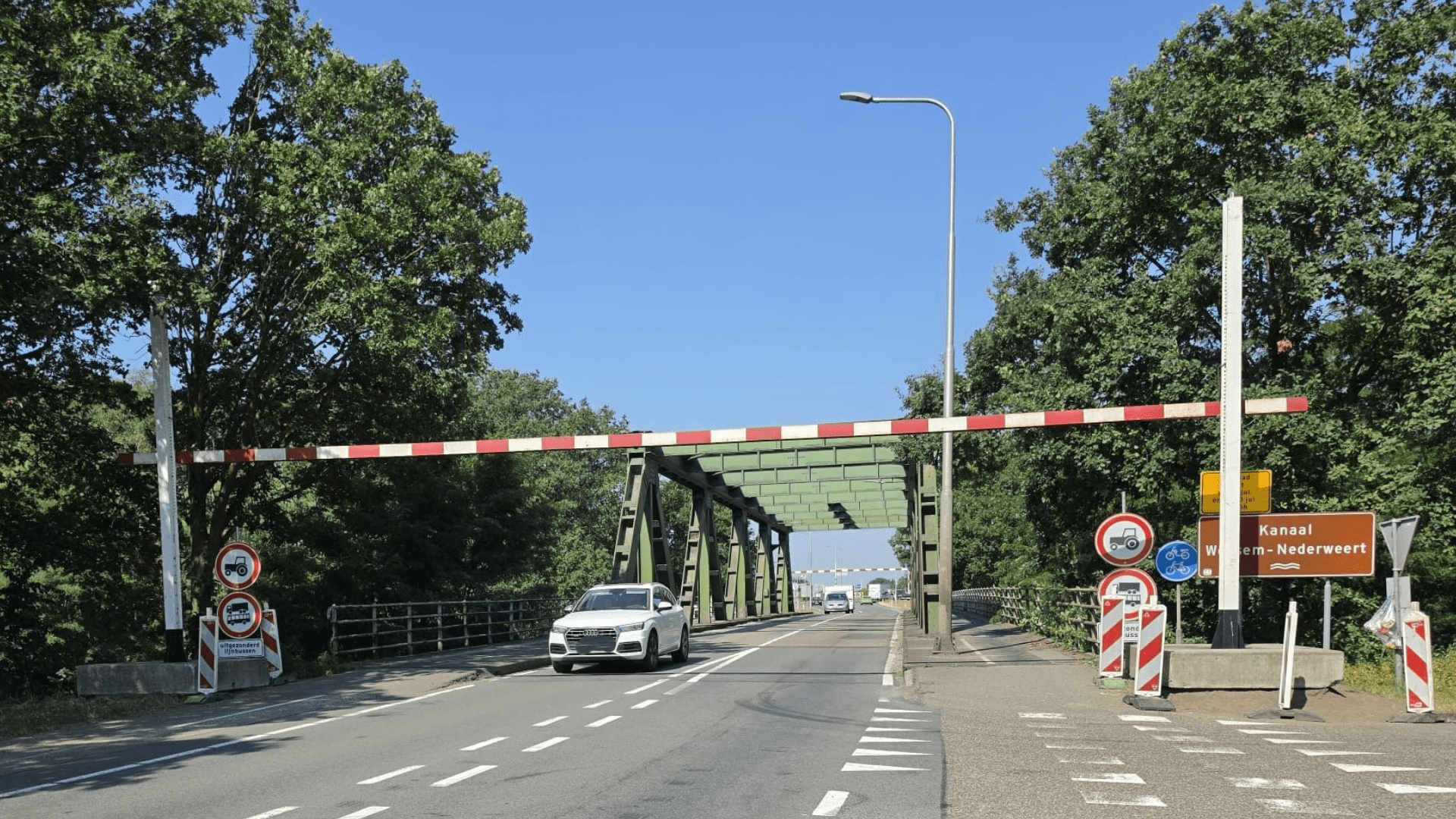 Opnieuw botst vrachtwagen op hoogteportaal Kelperbrug, provincie neemt nieuwe maatregelen
