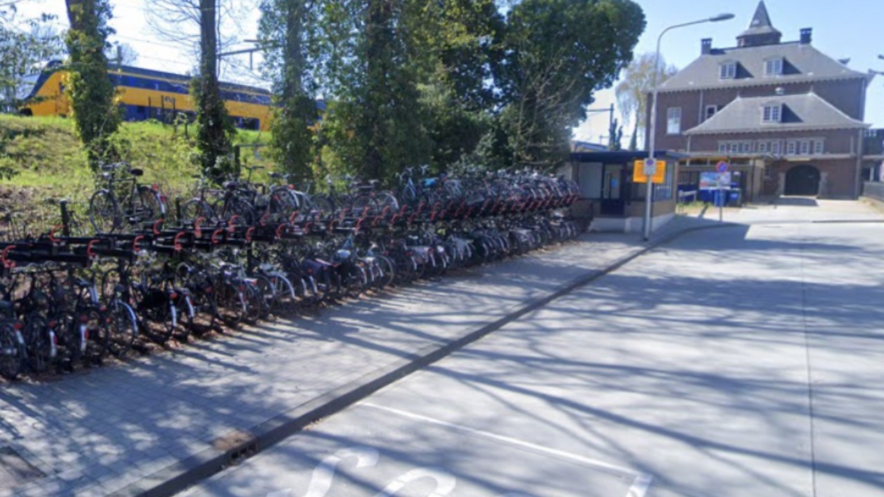 Extra geld nodig voor uitbreiding fietsparkeerplaatsen bij station Weert