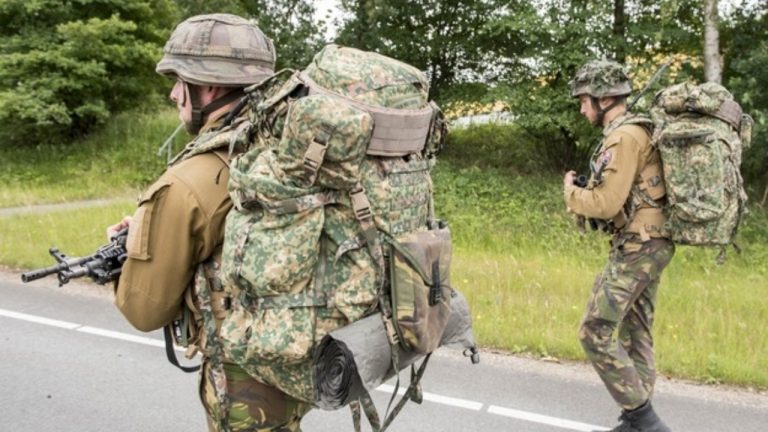 Militairen oefenen drie dagen in Weert en omgeving