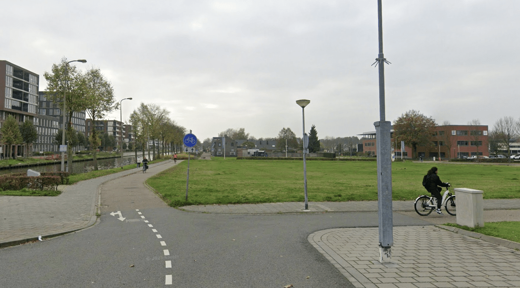 Weert wil grasveld naast Stadsbrug nog dit jaar verharden: strijkt het LVK hier neer?