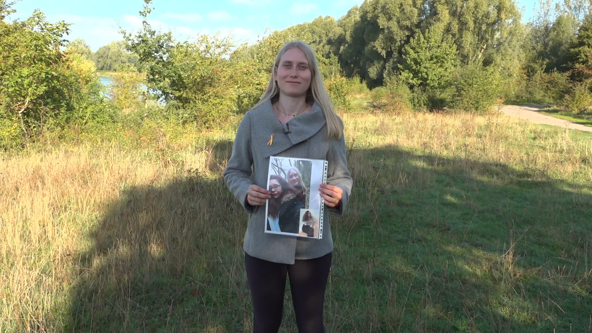 ▶️ Lisanne (25) herdenkt overleden vriendin Ilani met een gezamenlijke wandeling én een lied
