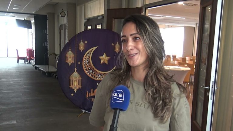 Chajmaa uit Swalmen geeft les op De Ortolaan en maakt kans op de titel ‘Leraar van het Jaar’