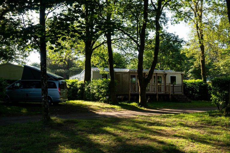 Gemeenten negeren oproep minister en bestrijden vaste bewoning vakantiepark