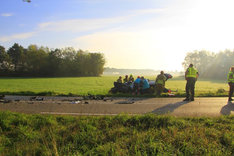 Ernstig gewonde bij frontale botsing bij Weert