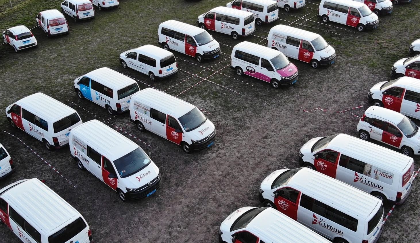 Vier vragen over failliet taxibedrijf: wordt mijn kind nog naar school gebracht en waarom faillissement?