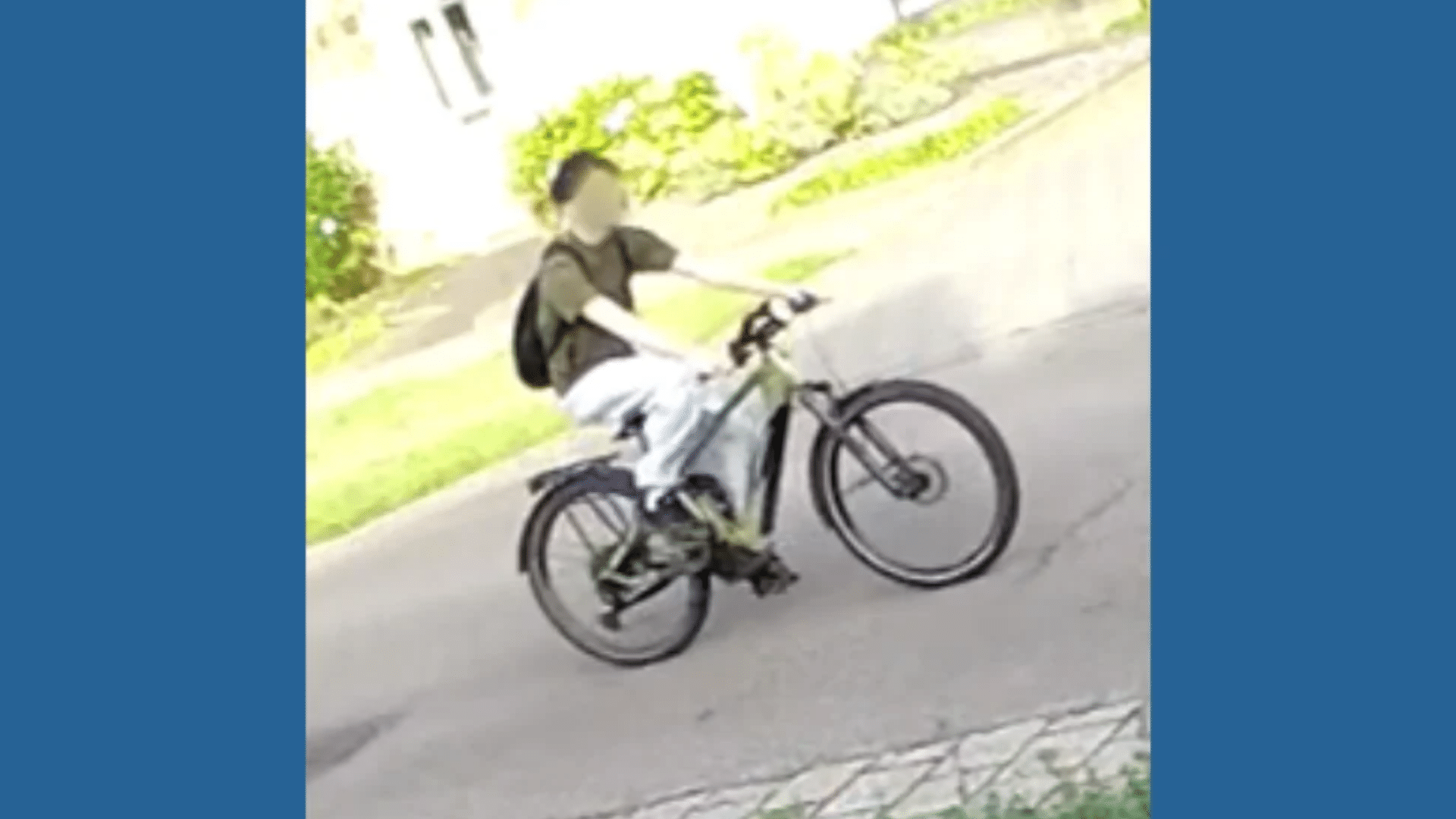Politie zoekt fietser die hardloopster in billen knijpt