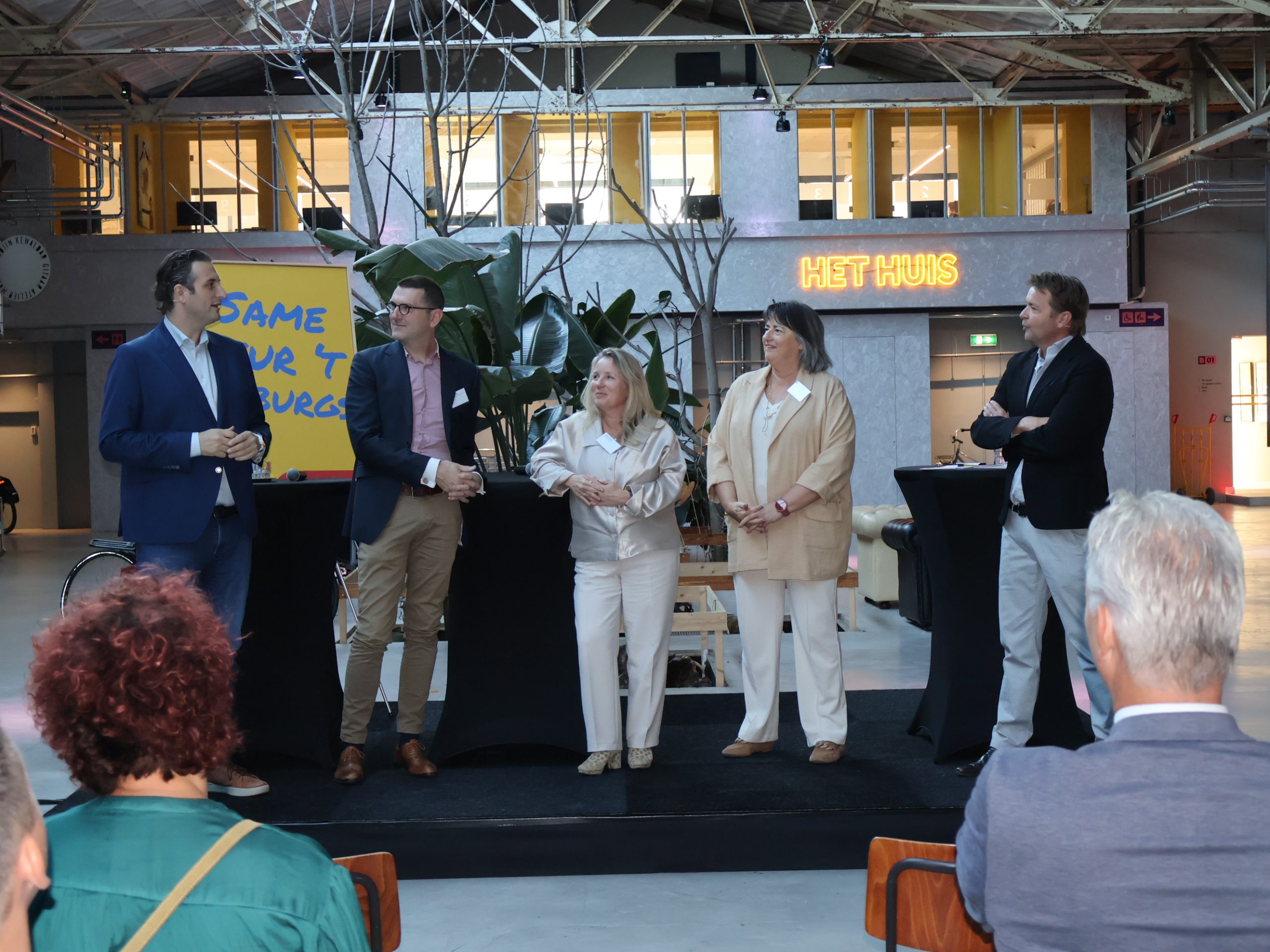 Op weg naar hogere status voor Limburgse taal, leren gemeenten van Friese voorbeelden