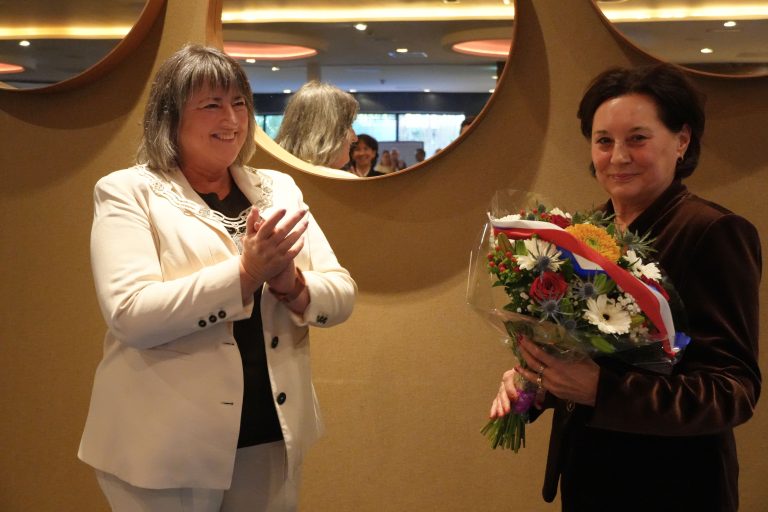 Lintje voor Nederweertse Maria Stultiens-Jacobs na jarenlange inzet voor kankerzorg